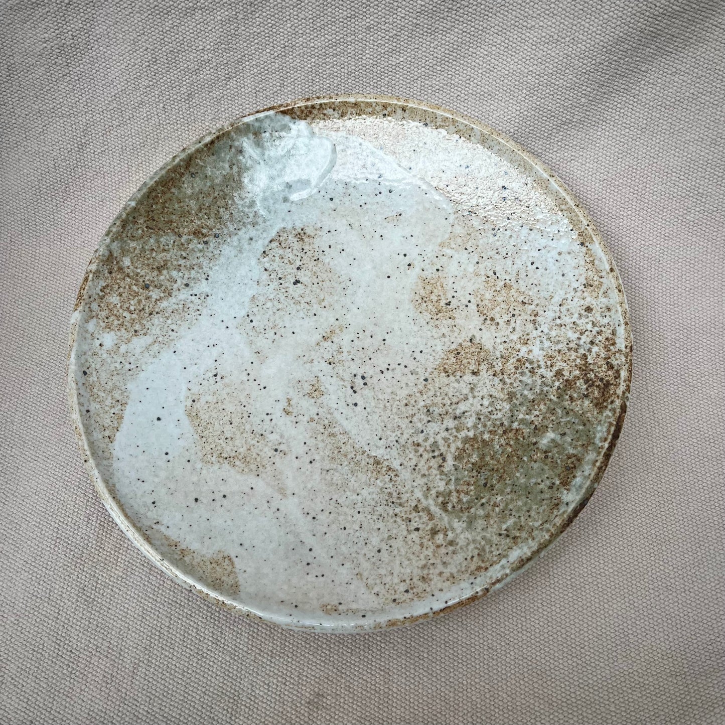 Tallrik vitbrun spräcklig "Yukishino"