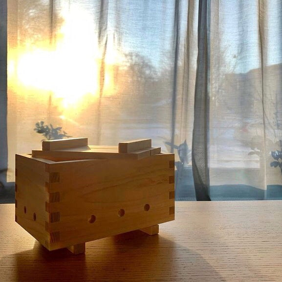 Tofupress i japansk ädelcypress "Hinoki"